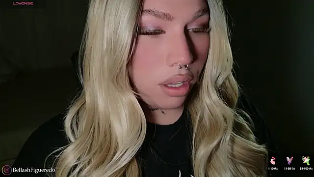 Snapshot of IsabellaFigueredo__ chatting on 10.14.25 IsabellaFigueredo online show from 10.14.25