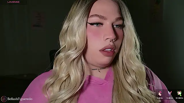 Snapshot of IsabellaFigueredo__ chatting on 10.16.25 IsabellaFigueredo online show from 10.16.25