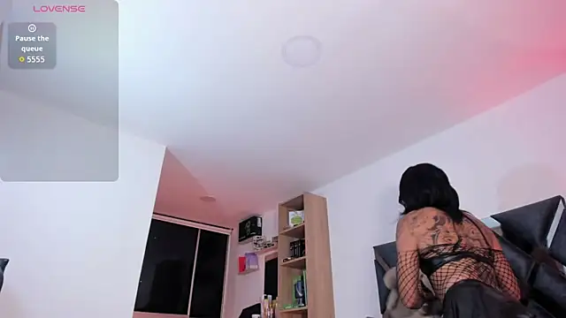 Snapshot of Nicolle_alexandra chatting on 04.19.26 Nicolle alexandra online show from 04.19.26
