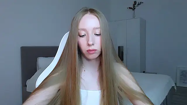 Luna insniity online show from 10.21.25