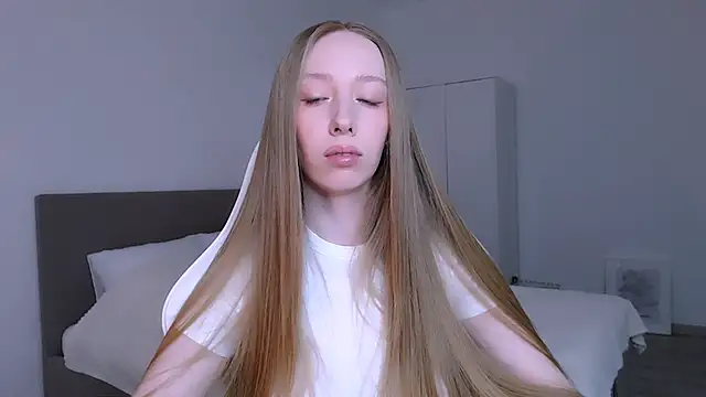 Snapshot of Luna_insniity chatting on 02.24.26 Luna insniity online show from 02.24.26