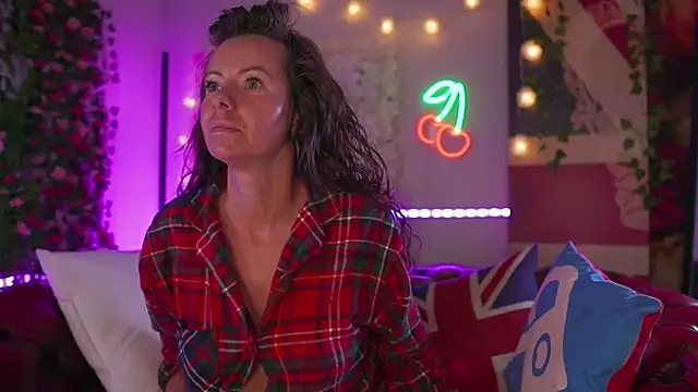 AmicaBentley online show from 03.26.26