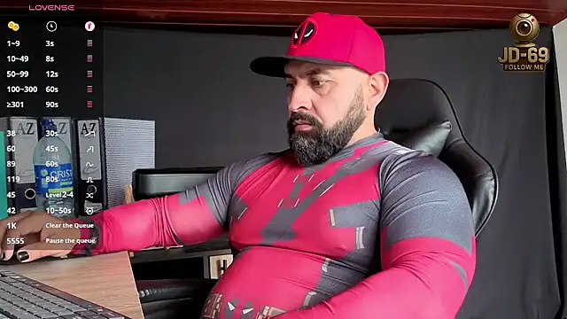 Snapshot of JD-69 chatting on 10.30.25 JD-69 online show from 10.30.25