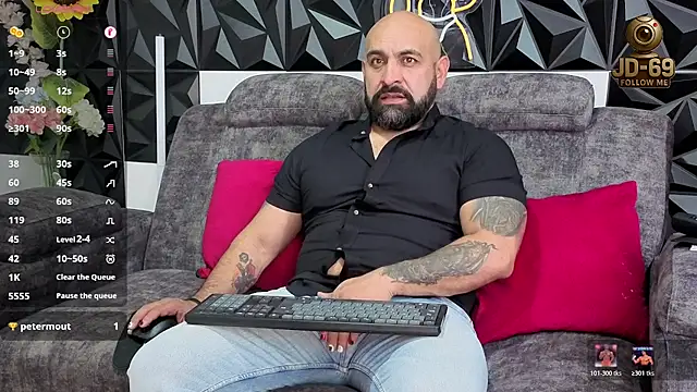 Snapshot of JD-69 chatting on 12.16.25 JD-69 online show from 12.16.25