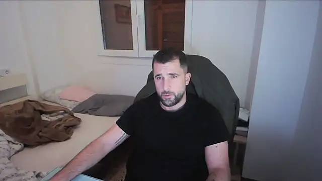 Snapshot of alex877x chatting on 05.06.26 alex877x online show from 05.06.26
