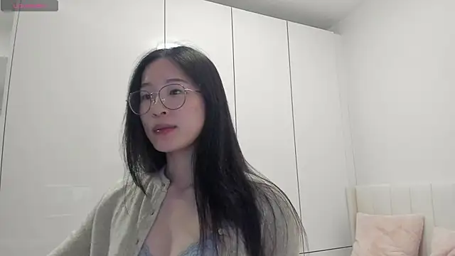 Snapshot of secretgirlfriendxo chatting on 11.29.25 secretgirlfriendxo online show from 11.29.25