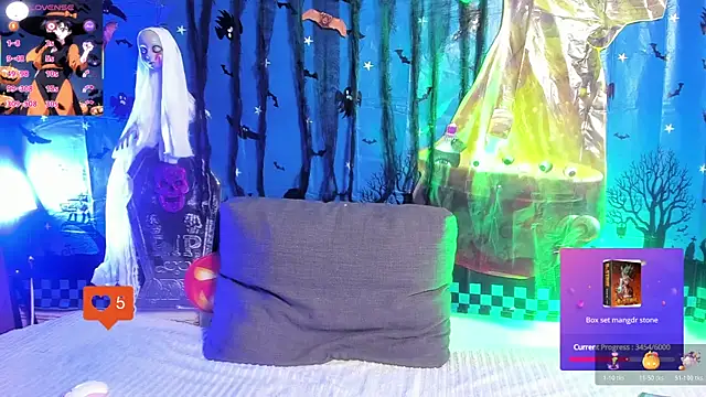 Snapshot of Valeera_Evans8 chatting on 10.29.25 Valeera Evans8 online show from 10.29.25