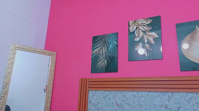 littlee emilyy  online show from 04.01.26