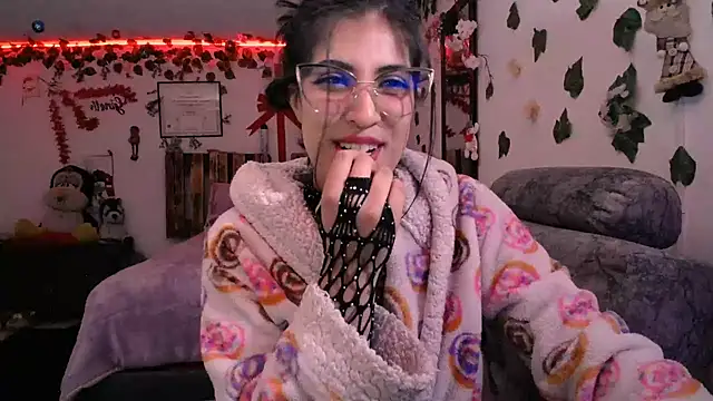 azahar  ziiz online show from 12.19.24