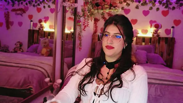 Snapshot of azahar__ziiz chatting on 04.22.26 azahar ziiz online show from 04.22.26