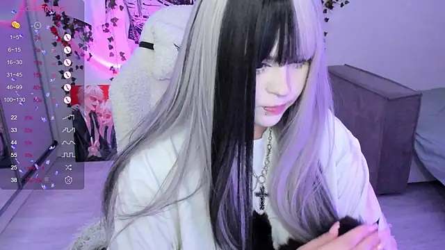 SelenaCute online show from 11.20.25