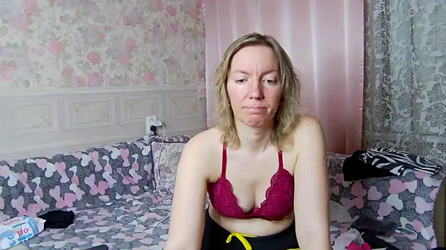 Snapshot of AmandaLisss chatting on 03.17.25 AmandaLisss online show from 03.17.25