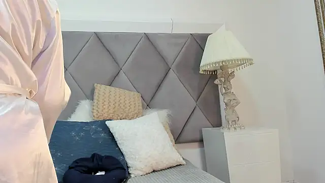 MiaMancini online show from 11.20.25