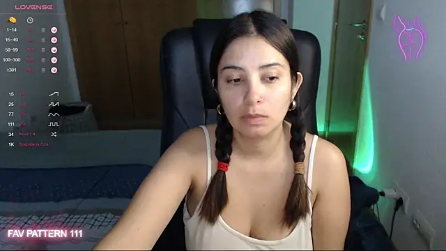 AnnaQueen online show from 12.30.24