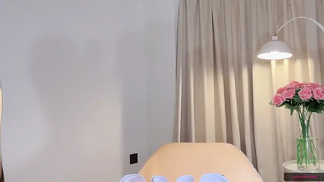 lvy-w online show from 04.12.26