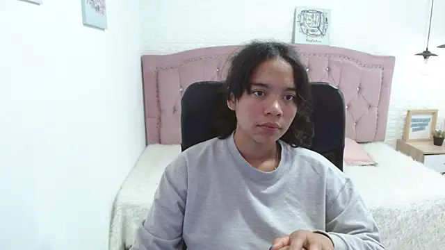 laureentt  online show from 01.18.25