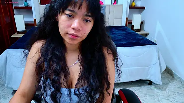 laureentt  online show from 10.24.25