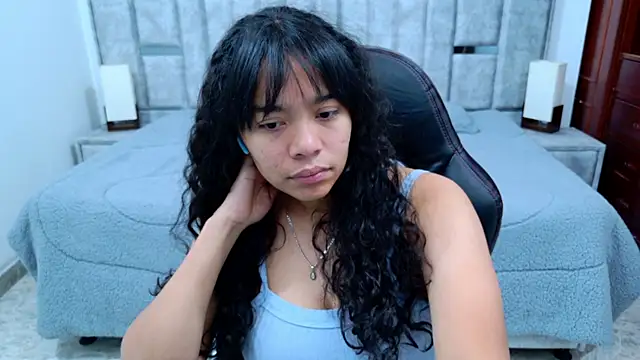 Snapshot of laureentt_ chatting on 02.16.26 laureentt online show from 02.16.26