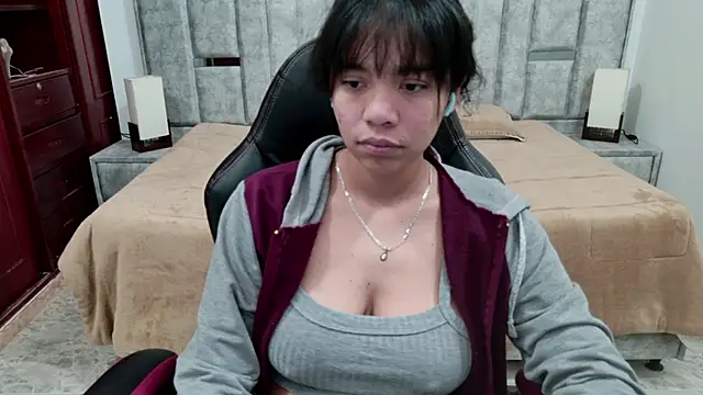 laureentt  online show from 04.08.26