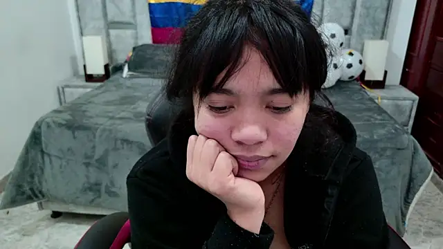 laureentt  online show from 06.18.26