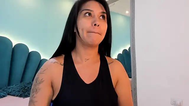 sharlott18 online show from 12.19.25