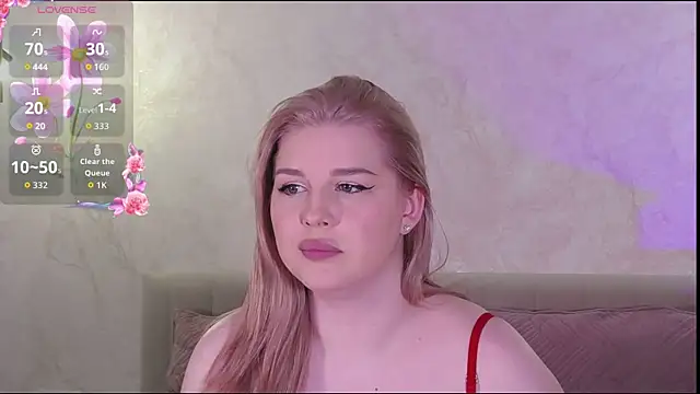 Snapshot of Alexis_Powell chatting on 10.11.25 Alexis Powell online show from 10.11.25