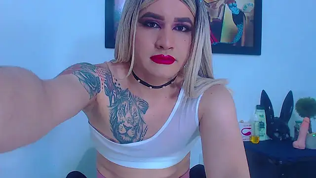 Snapshot of Jeymi-BigCock chatting on 12.13.24 Jeymi-BigCock online show from 12.13.24