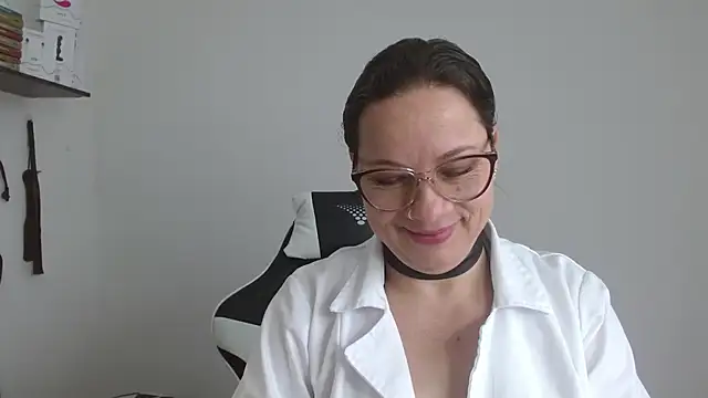Snapshot of Sex-Psychology chatting on 12.29.24 Sex-Psychology online show from 12.29.24