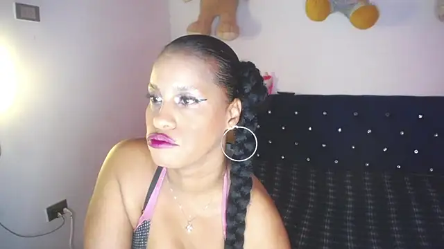 pamela guzmaan online show from 11.06.25