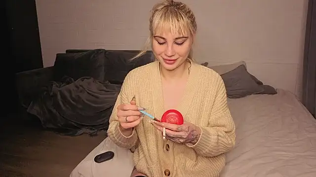 Snapshot of Ashley-Urban chatting on 02.11.26 Ashley-Urban online show from 02.11.26