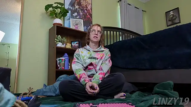 Linzy 19 online show from 12.31.24