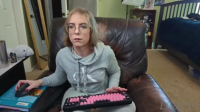 Linzy 19 online show from 01.06.25