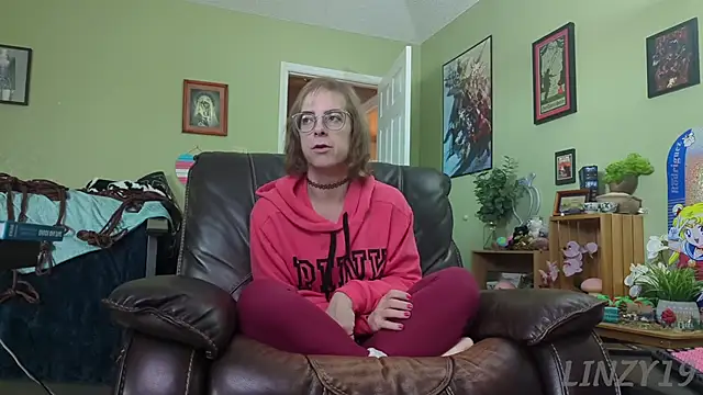 Linzy 19 online show from 01.18.25