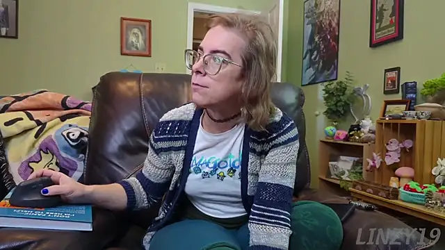 Linzy 19 online show from 01.24.25