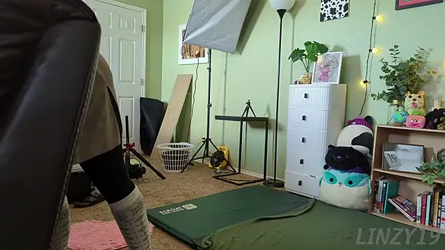 Linzy 19 online show from 01.31.25