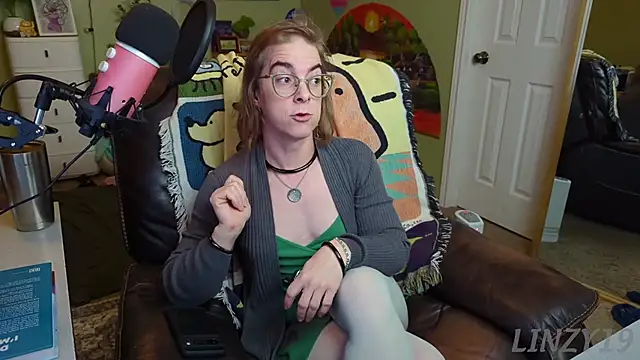 Linzy 19 online show from 03.04.25