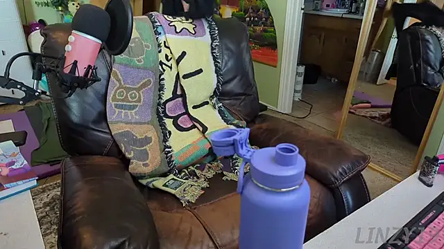 Linzy 19 online show from 03.11.25