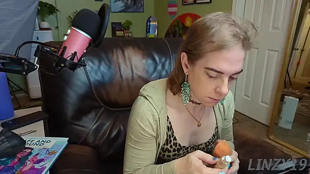 Linzy 19 online show from 03.20.25