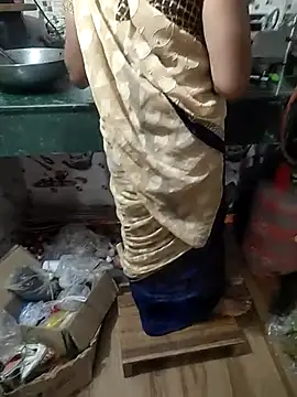 COUPLLE VILLAGE online show from 02.22.25