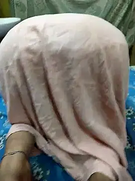 COUPLLE VILLAGE online show from 03.10.25