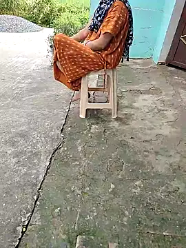 COUPLLE VILLAGE online show from 10.06.25