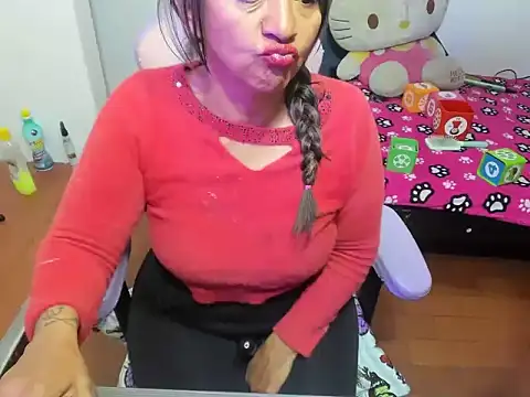 Snapshot of daleska_ayala_1 chatting on 11.08.25 daleska ayala 1 online show from 11.08.25