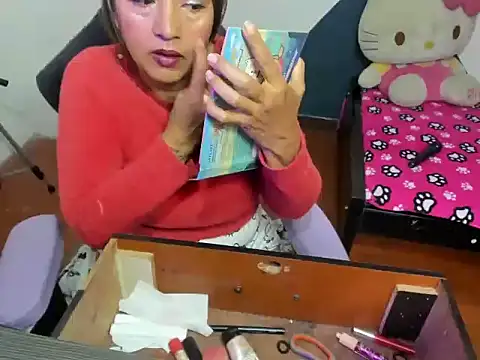 Snapshot of daleska_ayala_1 chatting on 11.08.25 daleska ayala 1 online show from 11.08.25