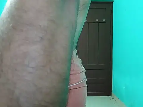 Snapshot of Sultryandrews chatting on 12.19.24 Sultryandrews online show from 12.19.24