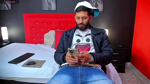 Thiagogomez online show from 01.04.25