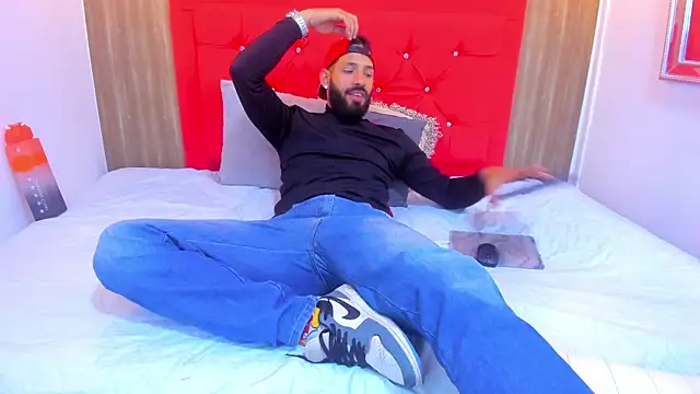 Thiagogomez online show from 01.24.25