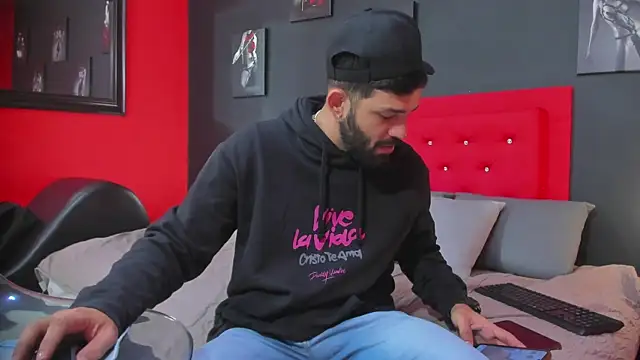 Thiagogomez online show from 10.11.25