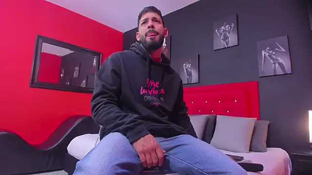 Thiagogomez online show from 12.17.25