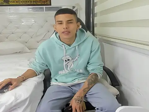 Snapshot of hot_king20 chatting on 02.09.25 hot king20 online show from 02.09.25