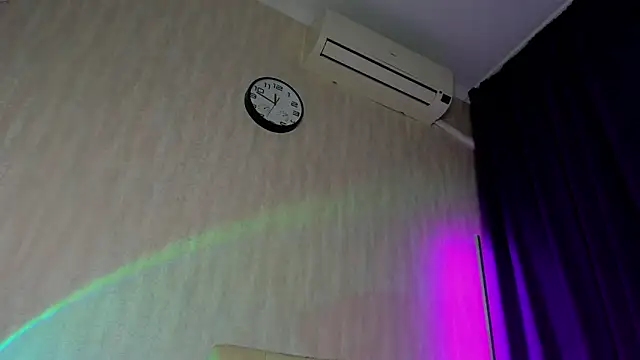 Snapshot of Miss_Kreez chatting on 09.09.25 Miss Kreez online show from 09.09.25